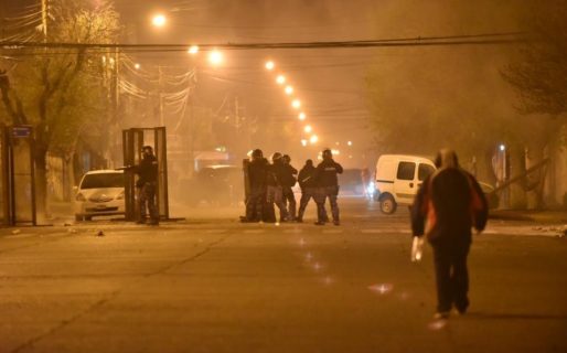 Noche de caos en Rawson: Quemaron Casa de Gobierno