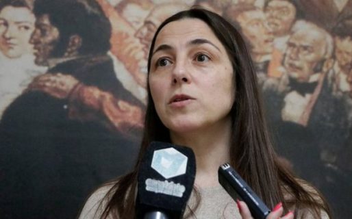 El Gobierno se reúne con intendentes y diputados y convocarán a los gremios