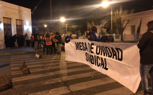 Gremios iniciaron una vigilia en Casa de Gobierno