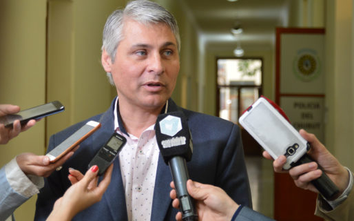 Cassutti firmó una resolución para que ningún alumno repita por no haber tenido clases