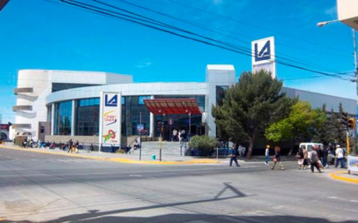 Arresto domiciliario por robar comida junto a sus hijos