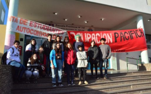 Con intervención de Mediación judicial se firmó un acuerdo que pondrá fin a la ocupación de dos escuelas en Trelew