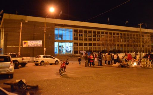 Docentes levantaron el acampe frente al Ministerio de Educación