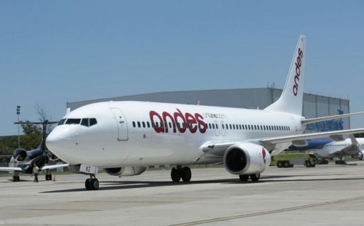 Por deuda salarial, aeronavegantes iniciaron paro total en Andes