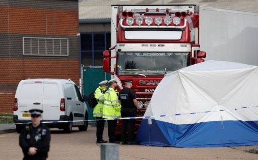 Descubren 39 cadáveres a bordo de un camión en Reino Unido