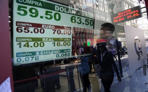 El dólar se agita como en una olla a presión