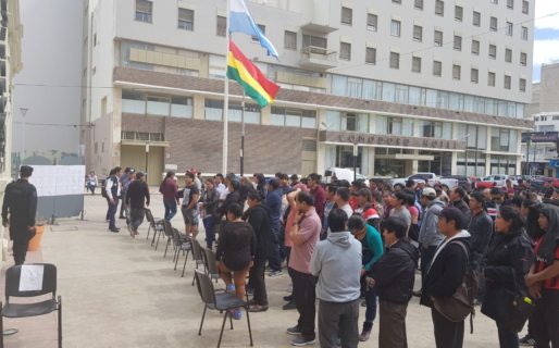 1.700 residentes bolivianos, habilitados para votar en Comodoro