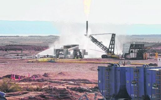 Cómo son las horas más complejas en el pozo incendiado de YPF