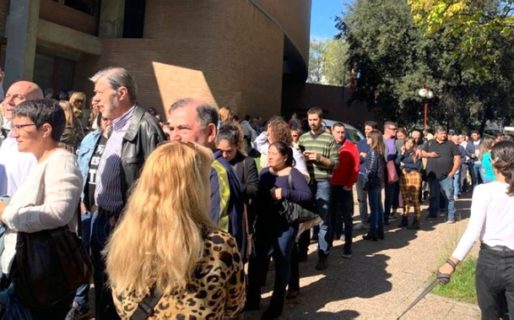 Masiva concurrencia de argentinos a votar en el exterior