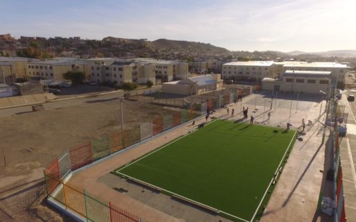 La Municipalidad inauguró el primer playón deportivo con césped sintético