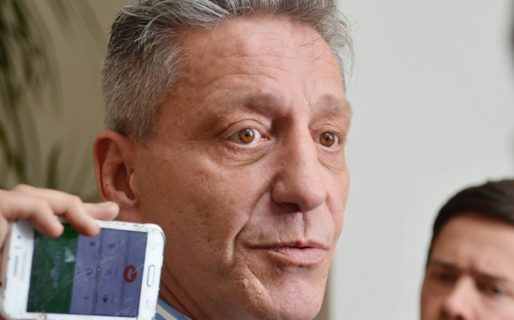 Arcioni apeló la cautelar que ordena devolver los descuentos