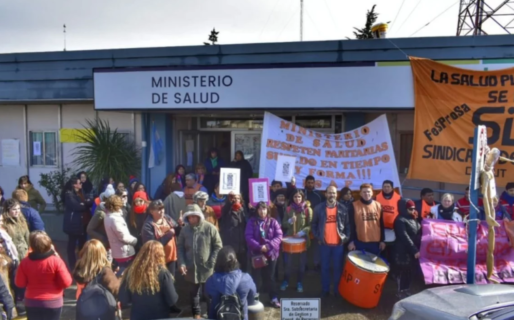 Un juez le ordena al Gobierno pagarle la deuda a trabajadores de la salud