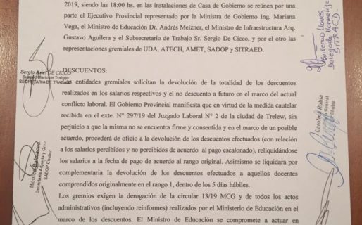 Provincia devolverá los descuentos y los docentes evaluarán levantar el paro