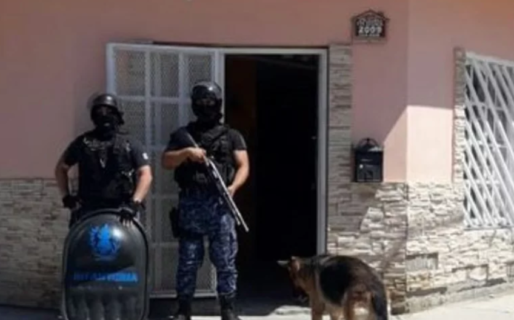 Policía realizó allanamientos por el violento robo en Petroleros Privados