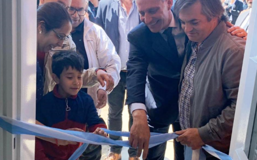 Arcioni entregó 46 viviendas y anunció otras 160 en los próximos meses