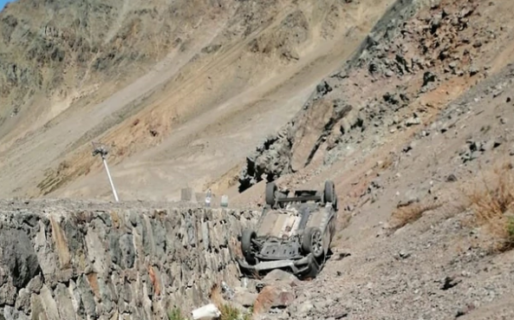 Cuatro argentinos desbarrancaron y cayeron siete metros con su auto en Chile