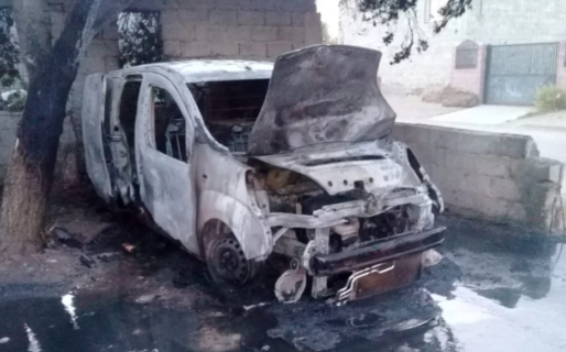 Incendiaron una camioneta en km 5