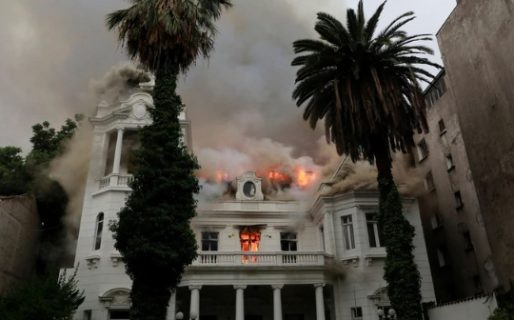 A 22 días de comenzado el estallido social se registraron incendios y nuevos enfrentamientos