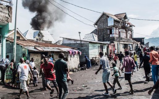 Un avión se precipitó sobre una zona poblada y provocó 24 muertes