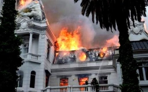 Atacaron la Embajada argentina en Santiago de Chile