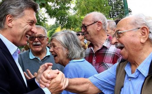 El Gobierno anunció un aumento del 13% para las jubilaciones mínimas y las AUH