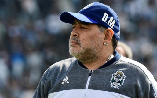 ¿Maradona cambia de equipo?