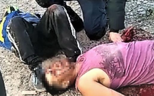 Un menor de 14 años que atendía un negocio apuñaló a dos sujetos: uno murió y el otro está grave