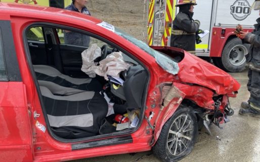 Grave choque frontal en el Camino del Centenario