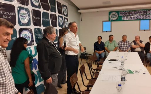 Antes de asumir, Arcioni se refugia en el Chusoto