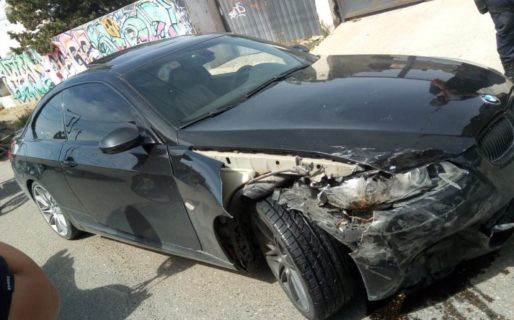 Manejaba en estado de ebriedad y chocó su auto de alta gama