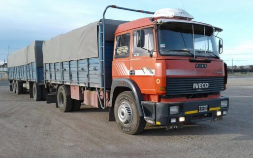 Secuestraron un camión con electrodomésticos y abandonaron al conductor