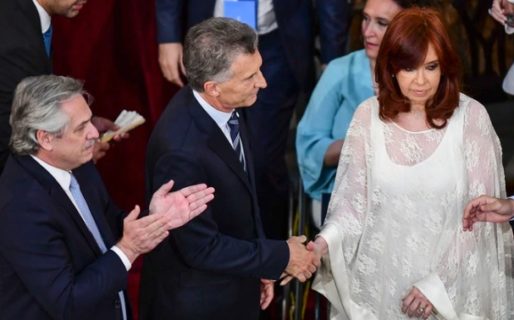 El frío saludo entre Macri y CFK durante la jura