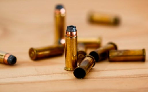 Balearon dos casas y un auto en barrio Saavedra