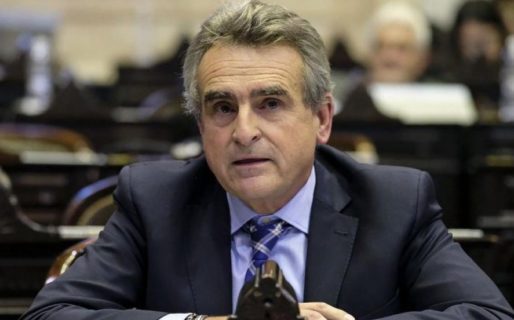 El Ministerio de Defensa recambia la cúpula militar y  una reforma en las FF.AA