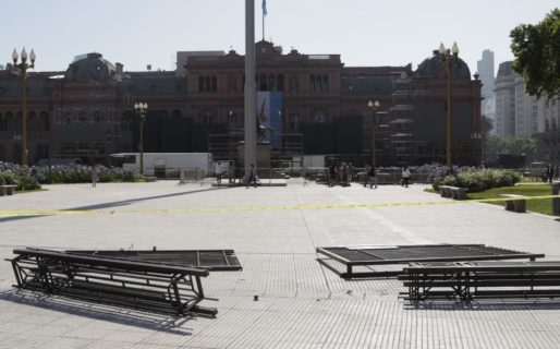 Alberto Fernández asume sin rejas en Plaza de Mayo