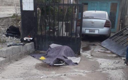 Un hombre murió tras un choque contra una vivienda