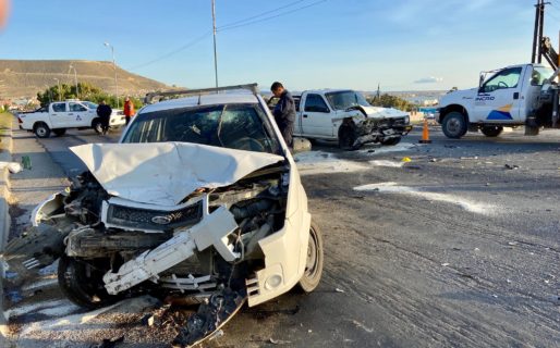 Dos personas heridas tras un choque en km. 3