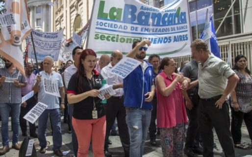 Bancarios acordaron aumento salarial: La suma fija llega hasta 10.500 pesos