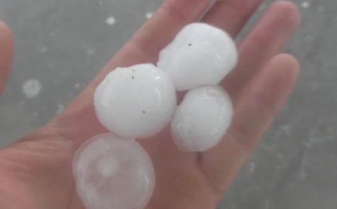 Cayó granizo en Pirámides en pleno verano