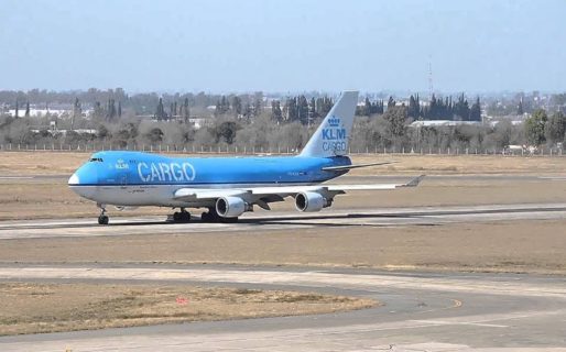 Decomisaron 86 kilos de cocaína ocultos en la bodega de un avión