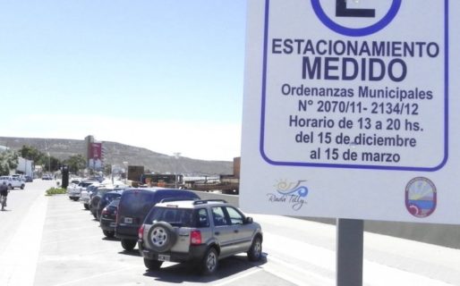 Estacionar en la playa de Rada Tilly cuesta 50 pesos la hora