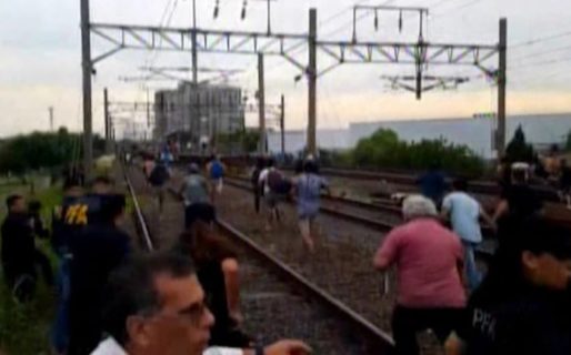 Pasajeros persiguieron a piedrazos a los manifestantes en el corte del tren Roca