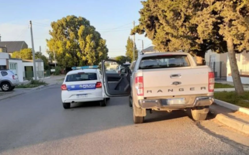 Manejaba borracho y casi choca contra un patrullero