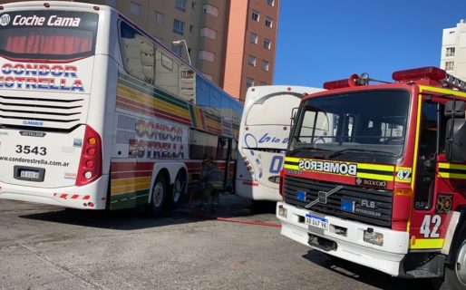 Hubo un principio de incendio en un colectivo de larga distancia