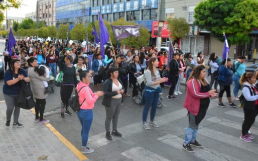 Mujeres de Trelew marcharon pidiendo justicia por lo sucedido en Puerto Deseado