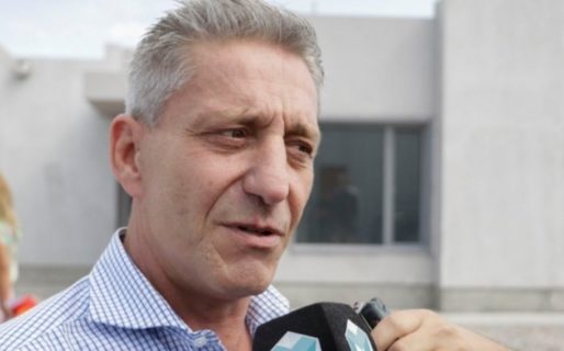 Arcioni quiere pagar con un bono la cláusula gatillo a los estatales