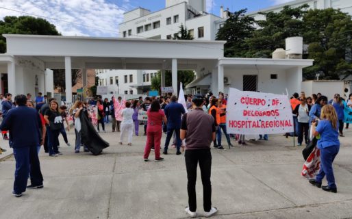 Las concentraciones frente al Hospital Regional continuarán hasta el viernes