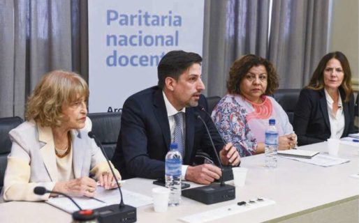 Avanza acuerdo con docentes de gremios nacionales y las clases comenzarían en fecha