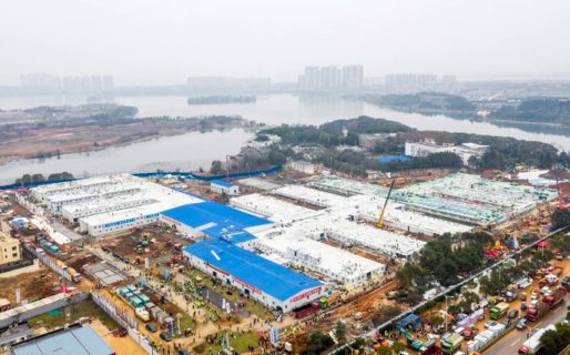 Prometieron construir un hospital en diez días y lo terminaron a tiempo