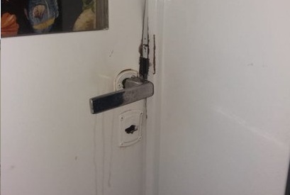 Usurparon su vivienda y la dejaron en la calle con sus cuatro hijos